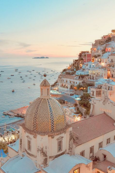 Greece Images Beautiful Places, Most Beautiful Scenery In The World, Pretty Places In The World, Vacation Places Aesthetic, Cool Places Around The World, Pretty Places To Visit, Beautiful Places Wallpaper, Pretty Places Aesthetic, Dream World Aesthetic