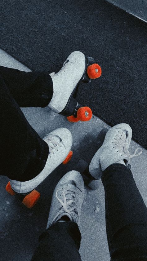 Rollerskating Couple Aesthetic, Couple On Roller Coaster, Rollerskating Couple, Roller Skating Date Aesthetic, Roller Skating Couple, Roller Skates Aesthetic, Skates Aesthetic, Roller Skating Aesthetic, Lowkey Relationship Pictures