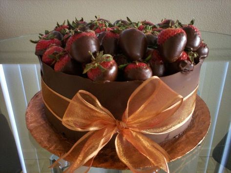 Food Auction Ideas, Best Dessert Auction Ideas, Cake For Auction Cute Ideas, Auction Dessert Ideas, Cake Auction Ideas Bake Sale, Cakes For Auction, Bake Auction Ideas Desserts, Dessert Auction Recipes, Pie Auction Ideas