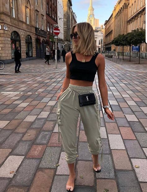 Portugal Trip, Joggers Outfit, Spring Clothes, Looks Street Style, Summer Fits, Cargo Pocket, Outfits Winter, Alicante, Work Outfits