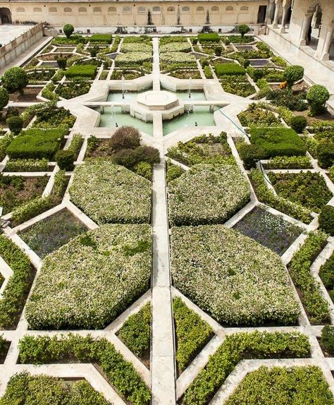 Islamic Gardens, Formal Garden Design, Paris Garden, Amber Fort, Persian Garden, Mughal Architecture, Garden Pavilion, Paradise Garden, Formal Garden