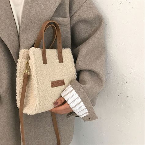 2023 Women Winter Shoulder Bag Lamb Wool Warm Soft Autumn Ins Square Cross-body Portable Casual Preppy Mode, Estilo Preppy, Soft Autumn, Handbags Casual, Celine Luggage Bag, Outfits Winter, Girl Backpacks, Types Of Bag, Woven Bag