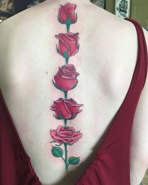 🌹Did this spine piece last week. My favorite spine piece so far, thank you @sa_rah_ha_253 ❤️#roses #rose #rosetattoo #pinkandred #pink #red… Red Roses Tattoo, Roses Tattoos, Red Rose Tattoo, Tattoo Back, Woman Tattoo, Roses Tattoo, Spine Tattoos, Rose Tattoos, Rose Tattoo