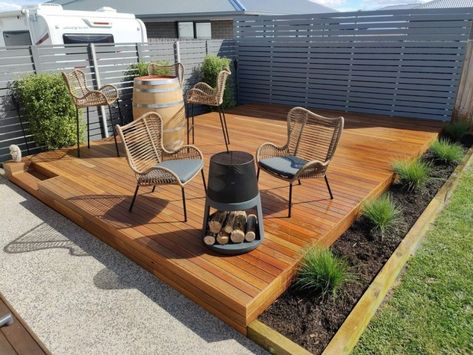 How to Build a Proper Pallet Patio Deck with DIY Project - Matchness.com Decking Ideas Garden Diy Projects, Patio Deck Ideas On A Budget, Floating Deck Pallets, Budget Deck Ideas, Floating Patio Deck, Diy Deck Ideas On A Budget, Pallet Decking Ideas, Simple Deck Ideas, Backyard Deck Ideas On A Budget