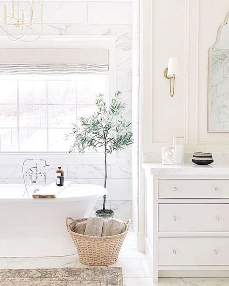 14 Bathroom Renovation Ideas to Boost Home Value | Extra Space Storage Nancy Myers, Easy Bathroom Updates, Coastal Bathroom Design, Beautiful Bathroom Designs, Timeless Bathroom, Nancy Meyers, Bathroom Design Trends, Master Bathrooms, Classic Home Decor