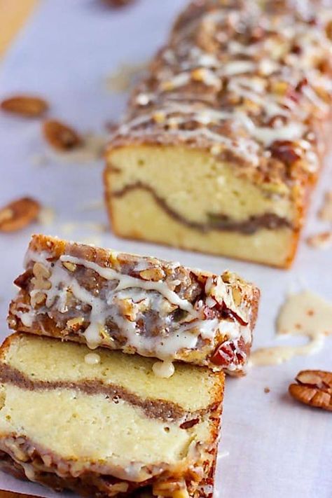 This delicious Sour Cream Coffee Cake looks so impressive but is incredibly easy to make! Topped with tons of streusel and drizzled with icing! #coffeecake #holidaydessert #cake #cinnamoncake Apple Board, Coffee Cake Loaf, Coffee Cake Recipes Easy, Apple Coffee Cakes, Coffee Cake Muffins, Cinnamon Coffee Cake, Sour Cream Coffee Cake, Lime Cake, Sour Cream Recipes