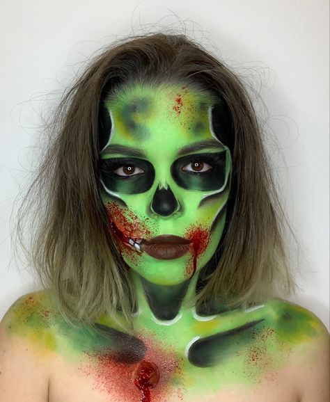 Green Zombie Makeup, Valentine Board, Green Zombie, Zombie Halloween Makeup, Makeup Fake, Zombie Makeup, Zombie Halloween, Maquillaje De Ojos, Halloween Makeup