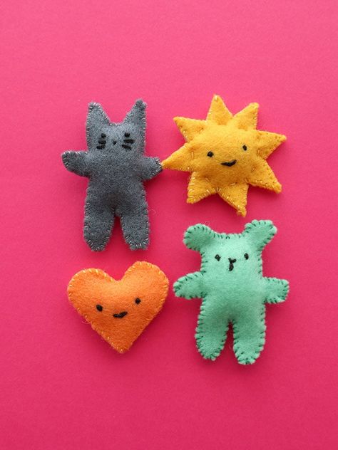 Sew a Softie: Pocket Pals | My Poppet Makes Unique Crochet Stitches, Crochet Step By Step, Pocket Pals, Felt Plushie, Pom Crafts, Pastel Cupcakes, Baby News, Handmade Stuffed Animals, Cute Sewing Projects