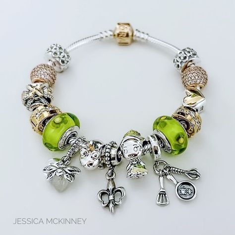 Princess Tiana Pandora Bracelet, Pandora Princess And The Frog, Princess And The Frog Pandora Bracelet, Princess And The Frog Bracelet, Pandora Charms Disney Princess, Charms Pandora Disney, Pandora Bracelet Disney, Princess Tiana Disney, Pandora Story