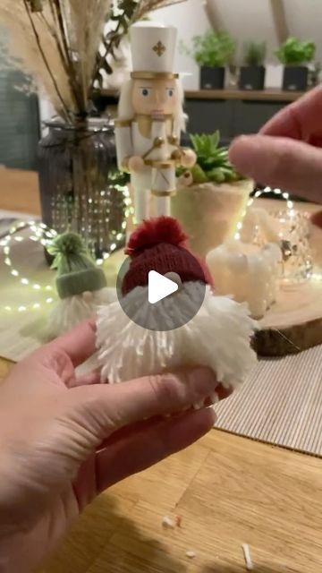 BestOfChristmas on Instagram: "Wait for the end result 🤯

TT: bibbels.diy 

#christmas #xmas #decor #decoration #christmasdecor #snowman #snow #love #food #bestofchristmasss" Diy Snow Man, Christmas Food Crafts, Diy Snowman Ornaments, Snow Love, Snowman Snow, Snowman Christmas Decorations, Christmas Craft Projects, Christmas Card Crafts, Christmas Projects Diy