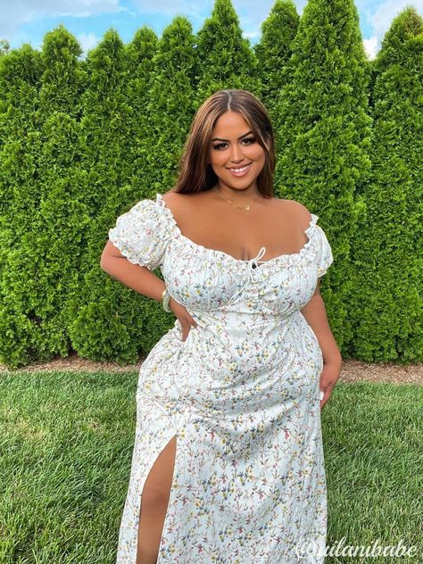 Celebrity Fashion: The Best 9 Apple Body Shape Outfits | Successible Life Apple Shaped Celebrities, Apple Shape Outfits Plus Size, Body Shape Outfits, Apple Body Shape Fashion, Apple Body Shape Outfits, White Plus Size Dresses, Apple Shape Fashion, Apple Body Shape, Apple Body Type