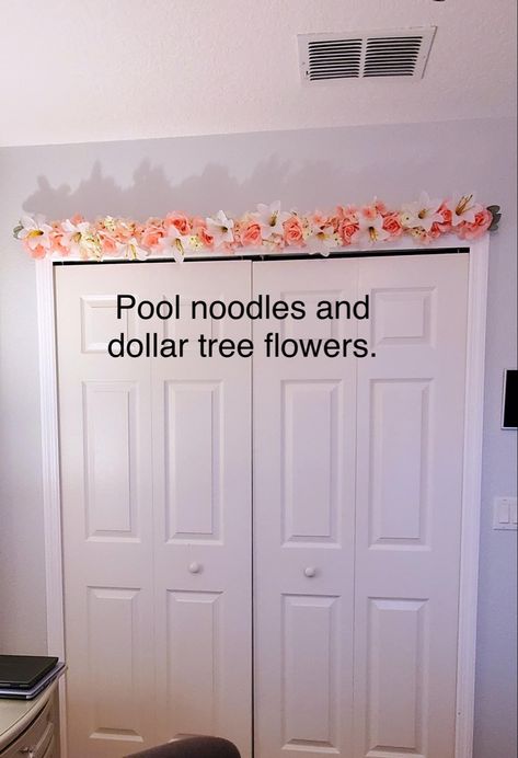 Diy Fake Flowers Decor, Pool Noodle Room Decor, Dollar Tree Diy Nursery Decor, Dollar Tree Greenery Decor, Dollar Tree Room Divider, Diy Dollar Tree Pegboard Ideas, Diy Princess Decor, Pool Noodle Flowers Diy, Pool Noodle Flower Arch Diy