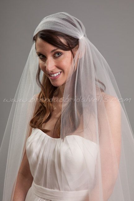 1920s Inspired Bridal veil, Juliet Cap Veil, Double Layer Waltz Length Veil - Naomi etsy $80 Waltz Length Veil, Juliet Cap Veil, Juliet Cap, Cap Veil, Head Crown, Veil Length, Stationery Ideas, Ballroom Dancer, Wedding Types