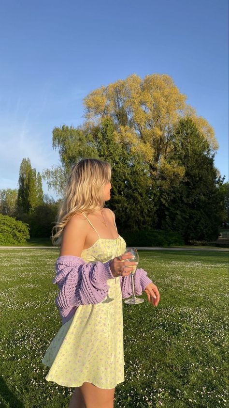 Cottagecore Outfit Ideas, Goa Outfits, Europe Summer Outfits, Core Outfits, Picnic Dress, Purple Girls, Yellow Outfit, Soft Girl, Outfits Aesthetic