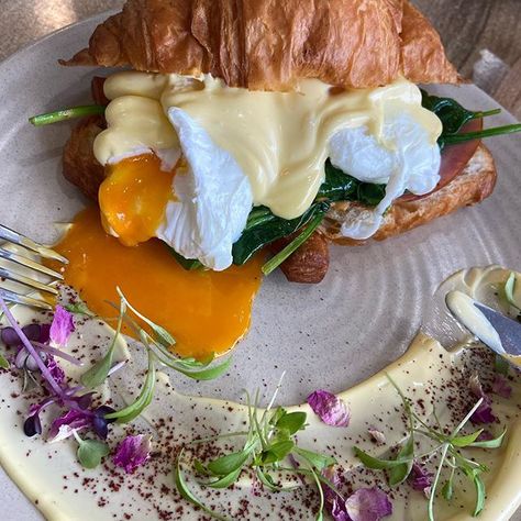 TURN DOWN FOR BRUNCH 😍 Food worth waking up early for! 🤤 However, if you wake up late Industrial Grind has an all-day menu available 😊 You might like to try the croissant Benedict, big brekky platter or the honey garlic salmon 😎|Industrial Grind Cafe, Arndell Park Shopping Centre|📸 Credit: @thelifeofmeimei @industrialgrindcafe #lickyourphone Eggs Benedict Croissant, Croissant Eggs Benedict, Egg Benedict Croissant, Croissant Benedict, Honey Garlic Salmon, Garlic Salmon, Brunch Food, Sydney Restaurants, Restaurant Marketing