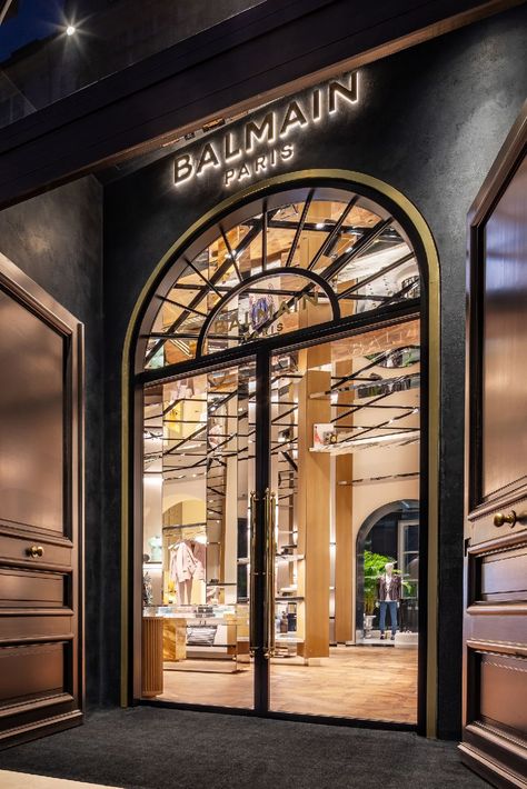 BALMAIN FLAGSHIP STORE IN PARIS Luxury Brand Store, Balmain Aesthetic, Stores Aesthetic, Balmain Resort, Paris Boutique, Paris Store, Designer Store, Luxe Boutique, Paris Luxury