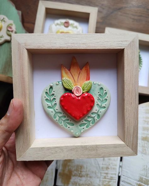 Bohemian Interior Design Bedroom, Arcilla Ideas, Mexican Folk Art Decor, Clay Frame, Diy Mirror Wall, Clay Hearts, Catholic Decor, Air Dry Clay Projects, Clay Crafts Air Dry