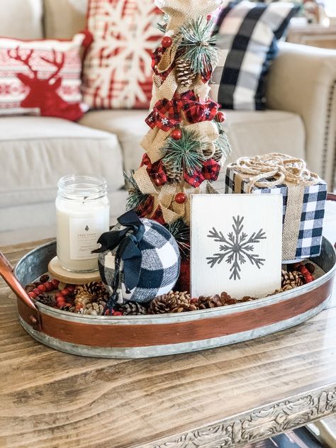 Christmas tray ideas for inspiration this holiday season! Decorative Christmas Tray Ideas, Xmas Tray Decoration, Christmas Tray Decor Ideas, Christmas Tray Ideas, Tier Decorations, Diy Trays, Christmas Tray Decor, Christmas Trays, Wilshire Collections