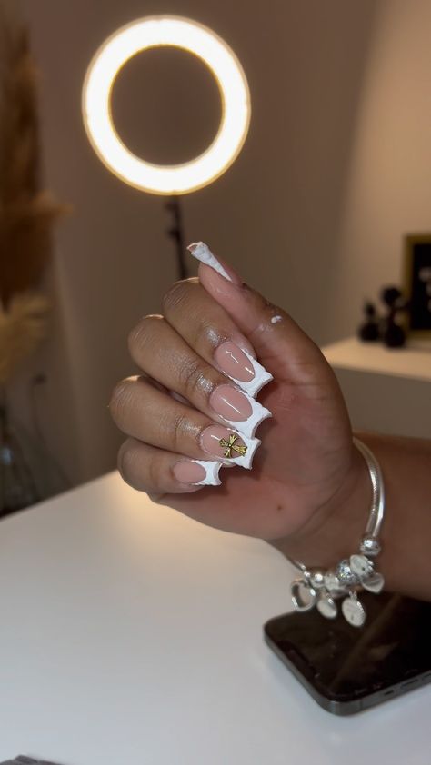 𝐋𝐢𝐜𝐞𝐧𝐬𝐞𝐝𝐍𝐚𝐢𝐥𝐓𝐞𝐜𝐡♡’s Instagram post: “shorttt croc frenchies are the cutest + the gold crossss ugh😩😍😍. . . #ccurvenails #shapingnails #greensboronailtech #nailsofinstagram…” White Croc Nails, Bow Charm Nails, Croc Print Nails, Croc Nails, Charm Nails, G Nails, Formal Nails, Print Nails, Croc Print