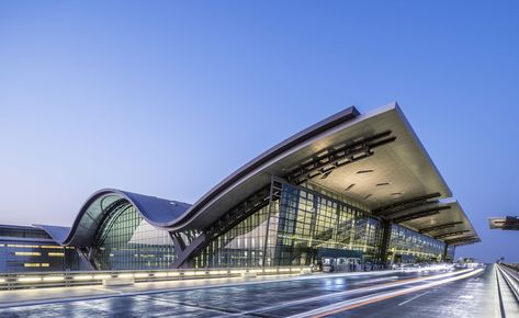 محطة وقود, Curve Building, Hamad International Airport, Building Silhouette, Airport Terminal, Airport Design, New Architecture, Airports Terminal, Architecture Wallpaper