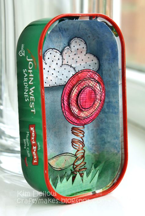 Recycling Cans, Sardine Tin, Mint Tin Crafts, Diorama Art, Den Mrtvých, Matchbox Crafts, Tin Can Art, Altered Tins, Mint Tins