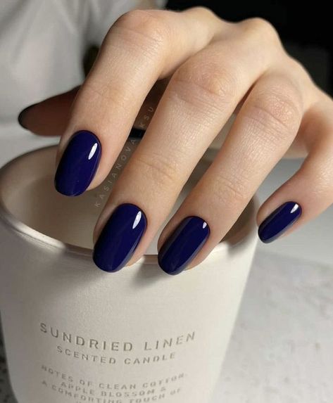 2024 Trends: Short Square Nails in Royal & Navy Blue - Elegant, Sparkle & Simple Designs for the New Year Money Nails, Blue Gel Nails, Navy Nails, Navy Blue Nails, Kutek Disney, Nagel Tips, Short Square Nails, Smink Inspiration, Casual Nails