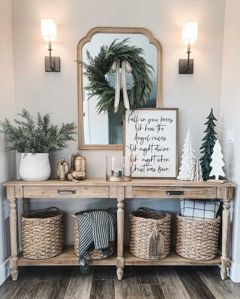 Christmas Entry, Christmas Entryway, Console Table Decorating, Entryway Table Decor, Neutral Christmas Decor, Christmas Decor Inspiration, Simple Christmas Decor, 12 December, Christmas Decorations For The Home