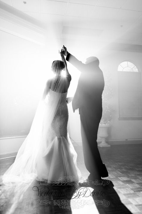 Father And Daughter Wedding Pictures, Father Daughter Wedding Photos, Father Daughter Wedding Pictures, Father Daughter Pictures, Father Daughter Wedding, Marriage Pictures, Wedding Pose, Fairy Tale Wedding Dress, Photos Poses