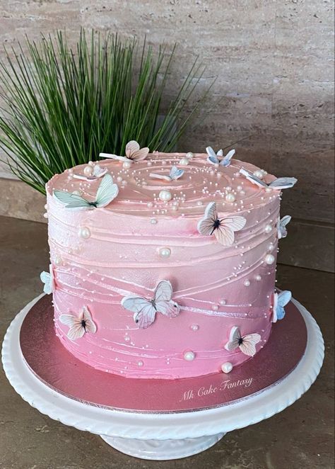 Birthday Cake Butterfly, Butterfly Theme Cake, Cake Butterfly, Simple Birthday Cake Designs, 19th Birthday Cakes, Cake Designs For Girl, 12th Birthday Cake, 14th Birthday Cakes