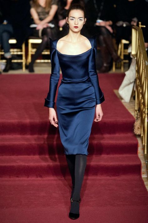 Midnight Blue Outfit, History Clothes, Translucent Skin, Midnight Blue Dress, Evening Style, Elegant Lady, Fashion Forever, Zac Posen, Looks Chic