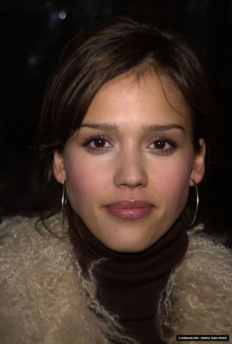 Jessica Alba Makeup, Young Jessica Alba, Jessica Alba Casual, Casual Makeup, Ethereal Makeup, Beauty Guru, Jessica Alba, Dream Hair, Maquillaje De Ojos