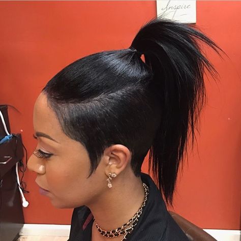 1,158 Likes, 277 Comments - VoiceOfHair (Stylists/Styles) (@voiceofhair) on Instagram: “STYLIST FEATURE| This #transformation done by #AtlantaStylist @StartakiHair is simply AMAZING🙌 She…” Short Ponytail Hairstyles, Short Hair Ponytail, Short Ponytail, Shaved Side Hairstyles, Cute Ponytails, Hairstyles For Black Hair, Black Ponytail Hairstyles, Short Sassy Hair, Side Hairstyles