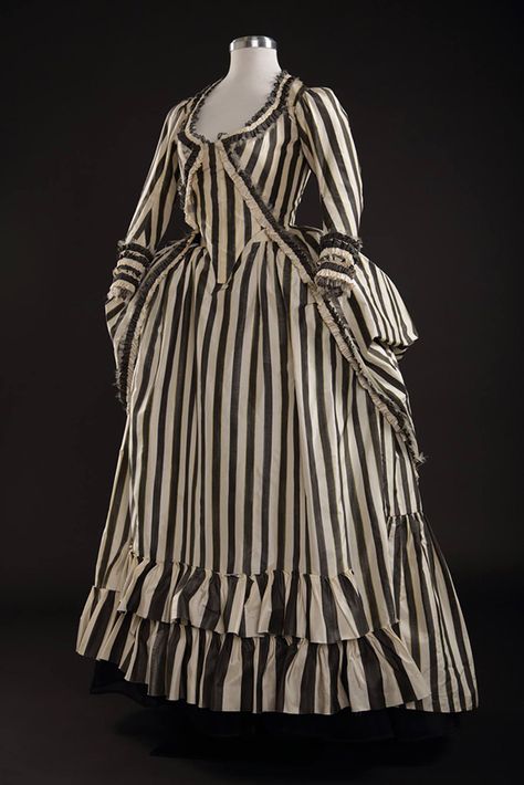 Sleepy Hollow (1999)- Inspiration for Eliza’s Masquerade Costume Nellie Lovett, Gothic Films, Katrina Van Tassel, 1880 Fashion, Sleepy Hollow 1999, Black And White Costume, Colleen Atwood, Rococo Dress, Zebra Crossing