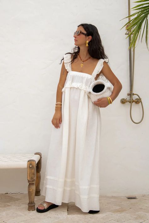 White Smock Dress, Eurotrip Outfits, Style Categories, Fashion Europe, Vrg Grl, Big Dresses, Eid Outfit, Maxi Dress White, Linen Midi Dress