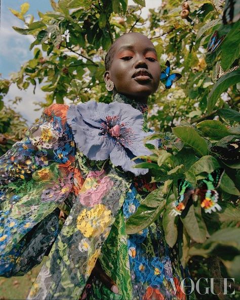 Adut Akech, British Vogue, January 2021 Nadine Ijewere, Adut Akech, Photographie Portrait Inspiration, Photographie Inspo, One With Nature, Vogue Uk, Foto Art, Beautiful Stories, British Vogue