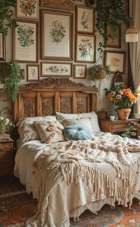 Cottagecore Primary Bedroom, 2024 Farmhouse Decor, Cozy Earthy Bedroom Aesthetic Vintage, Antique Home Decor, Boho Victorian Decor, Earthy Bedroom Aesthetic, Bedroom Aesthetic Vintage, Japan Apartment, Cottage Core Home Decor