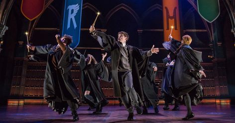 Theater Review: Harry Potter and the Broadway Spectacle Harry Potter Broadway, Harry Potter Theatre, Harry Potter Play, Harry Potter Cursed Child, Christmas Nyc, New York Broadway, Kings Cross Station, Harry And Ginny, Weekend In Nyc