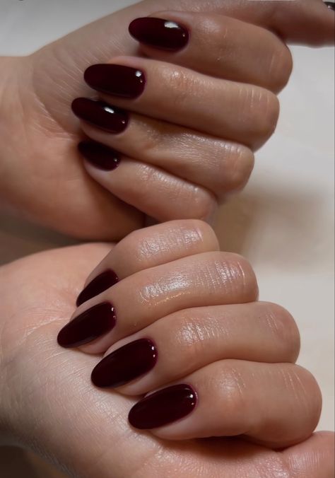 Fall Nude Nails, Red Summer Nails, Summer Nails 2024, Kutek Disney, Wine Nails, Maroon Nails, Smink Inspiration, Grunge Nails, Casual Nails