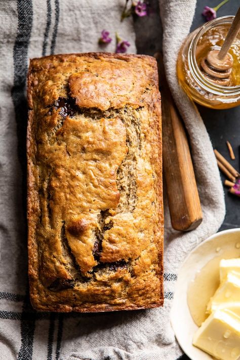 Traditional Banana Bread Recipe, Banana Bread Recipe Half Baked Harvest, Roti Pisang, Coconut Banana Bread, Half Baked Harvest Recipes, Making Homemade Pizza, Harvest Recipes, Chocolate Banana Bread, Half Baked