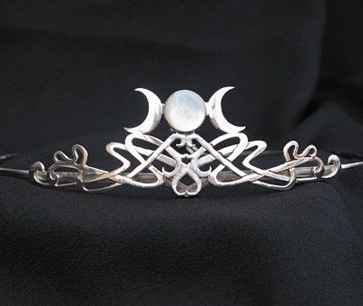 Wedding Circlet, Wiccan Wedding, Birdcage Veils, Head Dresses, Veils Wedding, Veils Bridal, Bridal Belts, Pearl Tiara, Wedding Garters