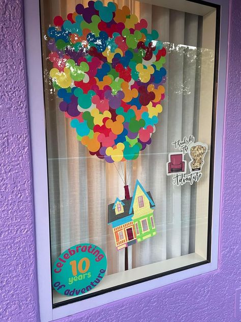 Disney Birthday Window Decoration, Decorating Disney Resort Room Birthday, Disney World Resort Window Decorations, Disney Hotel Door Decorations, Disney World Window Decorations Ideas, Disney Window Decoration Resorts Ideas, Disney Hotel Window Decorations, Disney Resort Window Decorations, Disney Cruise Door Decorations Ideas