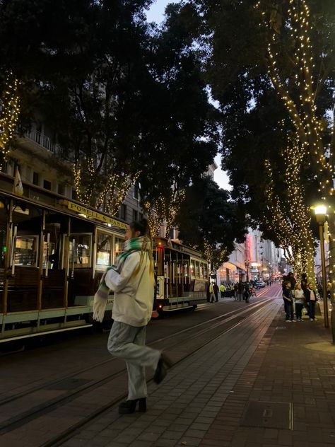 SF in the winter San Francisco Things To Do In Winter, San Francisco December, Winter In San Francisco, San Francisco Christmas Aesthetic, San Francisco Winter, University Of San Francisco Aesthetic, San Francisco Christmas Time, Christmas In San Francisco, University Of San Francisco