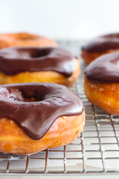 Over the past couple weeks I have been on a quest; a Doughnut quest if you will… I have been whipping up enough doughnuts to feed a small army, all in an effort to make the softest, fluffiest homemade yeast doughnuts possible, and I think I have finally done it. So all my fellow doughnut … Best Donut Recipe, Pastry Photography, Yeast Doughnuts, Homemade Yeast, Bright Photography, Doughnut Recipe Easy, Recipes With Yeast, Easy Donut Recipe, Yeast Donuts