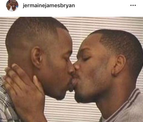 2 Guys Kissing, Kiss Meme, People Kissing, Black Dude, Gif Lucu, Men Kissing, Know Your Meme, Gay Love, Kiss You