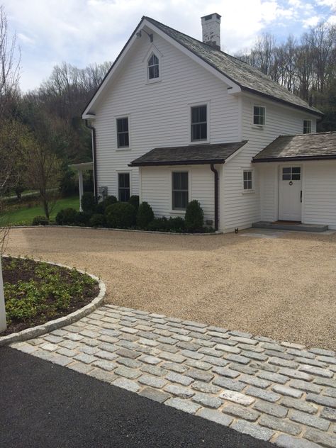 Gravel Driveway With Border, Gravel Perimeter Around House, Pea Gravel Driveway Edging, Driveway With Parking Pad, Cottage Driveway Ideas, Hamptons Driveway, Narrow Driveway, Cottage Driveway, Farm Driveway