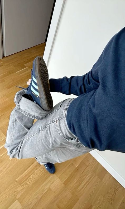 Adidas Samba Outfit, Samba Outfit, Looks Pinterest, Skandinavian Fashion, Adidas Spezial, Outfit Jeans, Adidas Outfit, Stockholm Fashion, Fall Fits