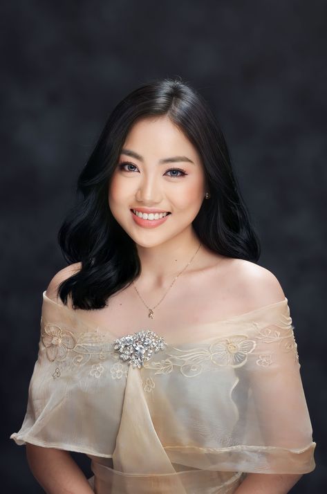 Graduation Filipiniana Pictorial, Graduation Toga Pictures, Graduation Pic Hairstyle, Hairstyle For Filipiniana Attire, Filipiniana Hair And Make Up, Hair For Graduation Pictorial, Filipiniana Graduation Picture, Graduation Picture Hairstyles, Filipiniana Hairstyle