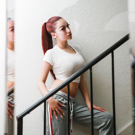 “@bettemidler is a scary ass bich ass thot #oldhoe” Bhad Bhabie, Danielle Bregoli, Photography Genres, Hottest Pic, Candid Photography, Perfect Image, Documentary Photography, Beach Photos, Reality Tv