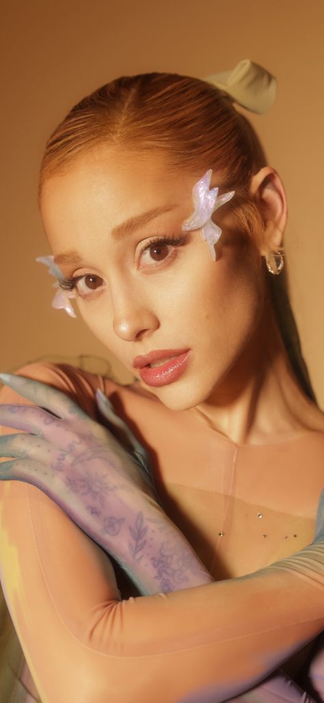 Ariana Grande Sweetener Era Aesthetic, Ariana Grande Wallpaper Lockscreen, Ariana Grande Wallpapers Aesthetic, Ariana Grande Aesthetic Wallpapers, Ariana Grande Wallpaper Iphone Aesthetic, Ariana Grande Portrait, Ariana Grande Aesthetic Wallpaper, Ariana Grande Eyes, Ariana Grande Collage