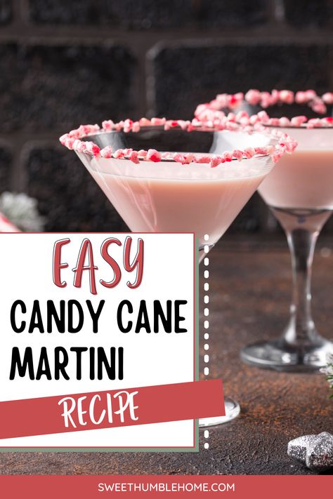 Candy Cane Martini Recipe, Candy Cane Cocktail, Candy Cane Martini, Christmas Cocktails Easy, Xmas Drinks, Christmas Drinks Alcohol Recipes, Christmas Party Drinks, Christmas Drinks Recipes, Christmas Martini